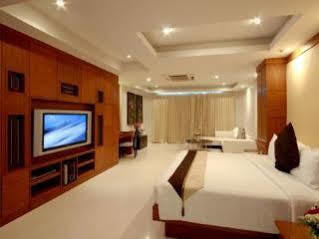 Patong Rayaburi Beach Club מראה חיצוני תמונה